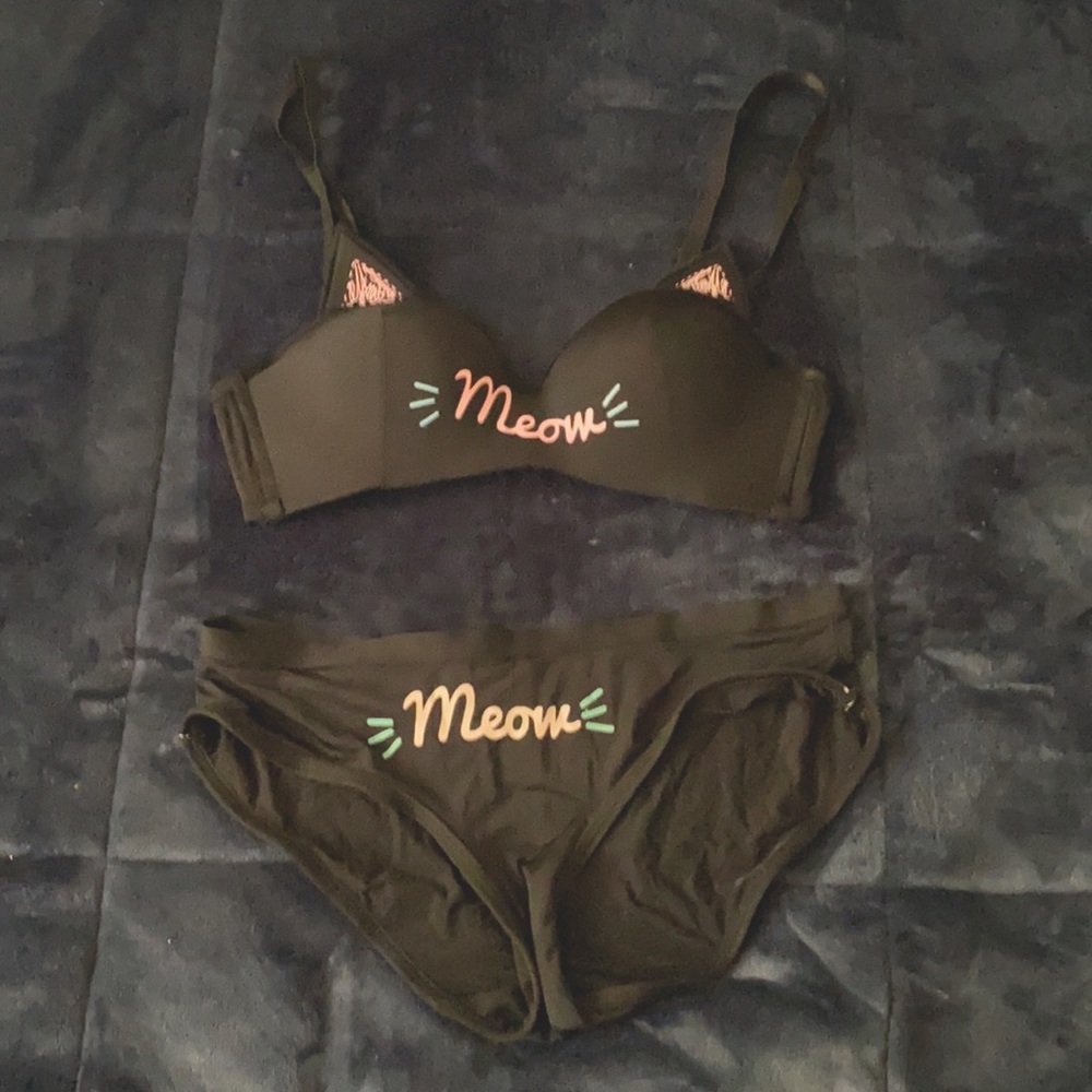 Kitty underwear set 🐱